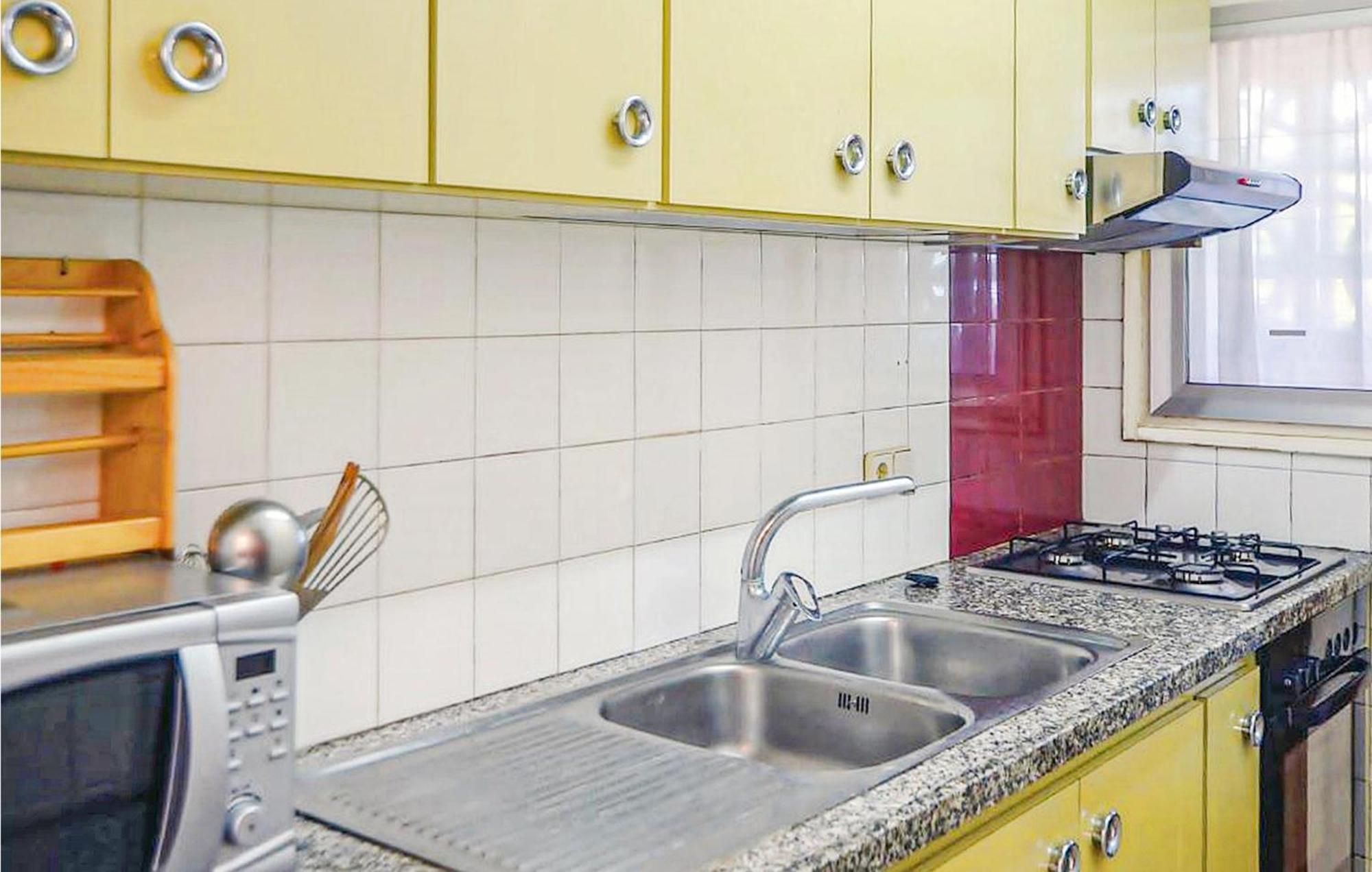 Awesome Apartment In Santa Susanna With Kitchen エクステリア 写真