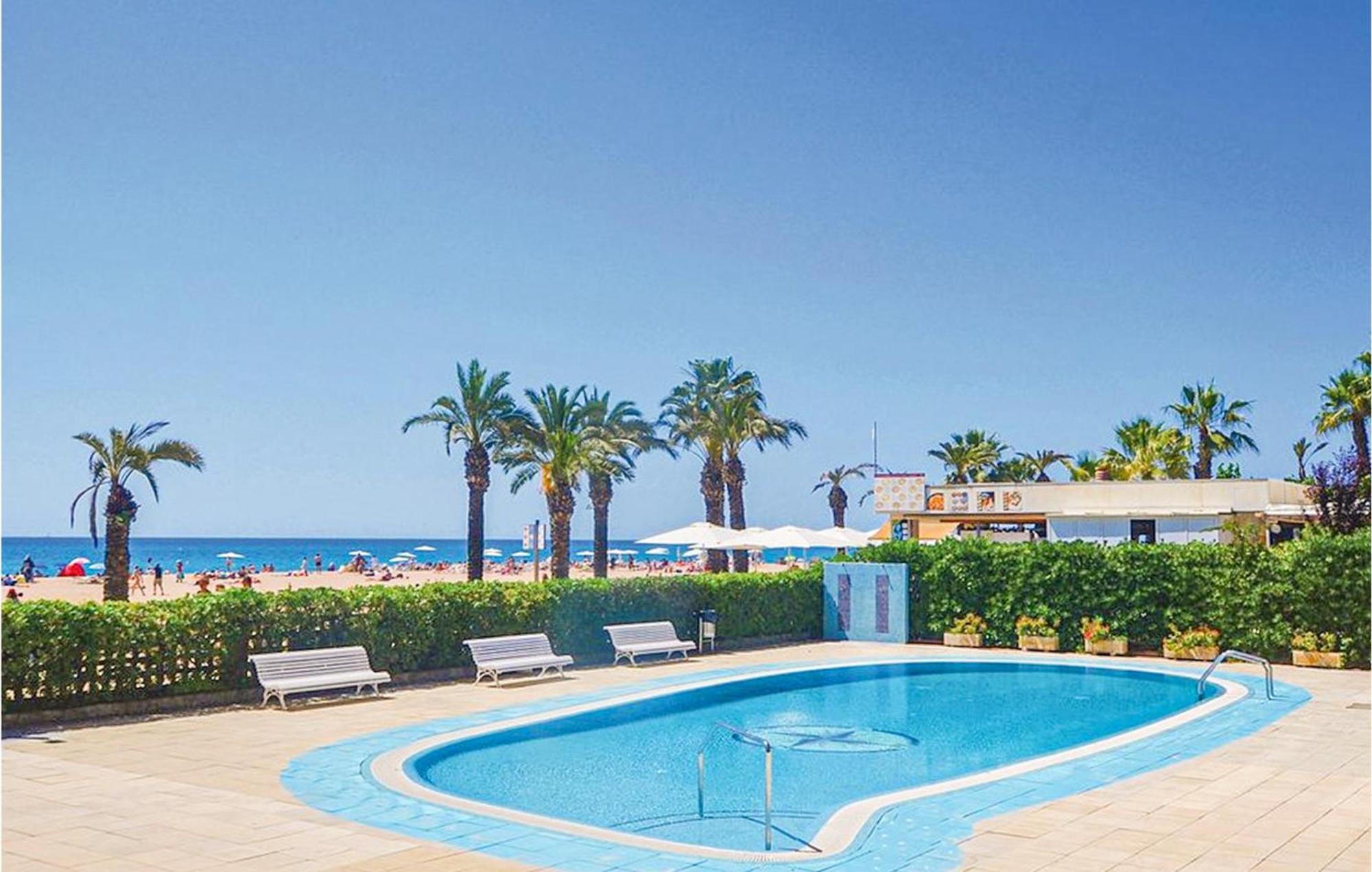 Awesome Apartment In Santa Susanna With Kitchen エクステリア 写真