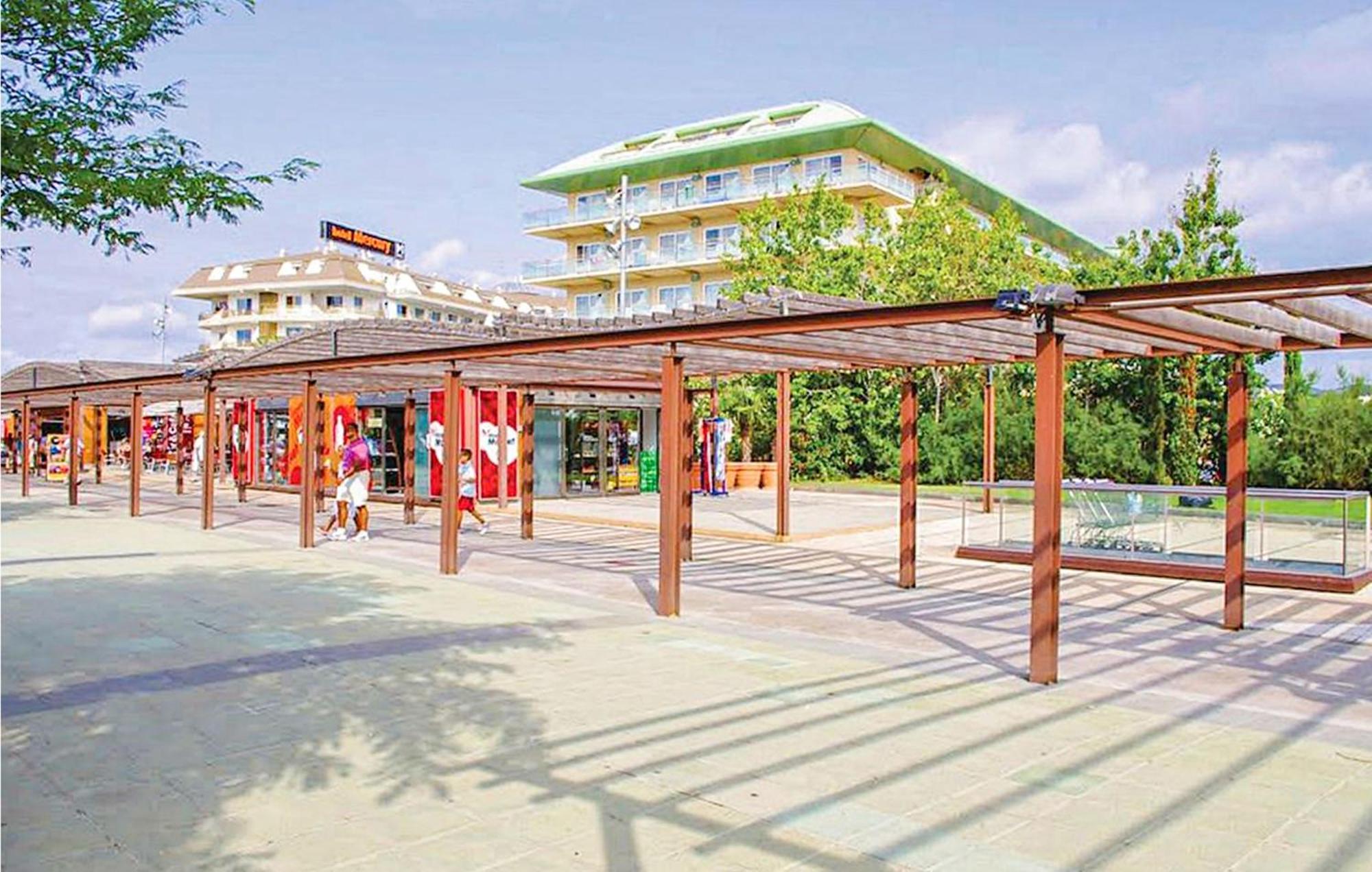 Awesome Apartment In Santa Susanna With Kitchen エクステリア 写真